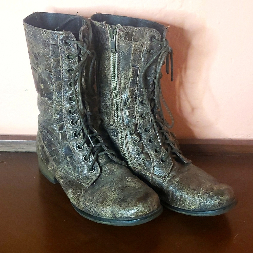 Rad brindle ruffle betsey johnson boots